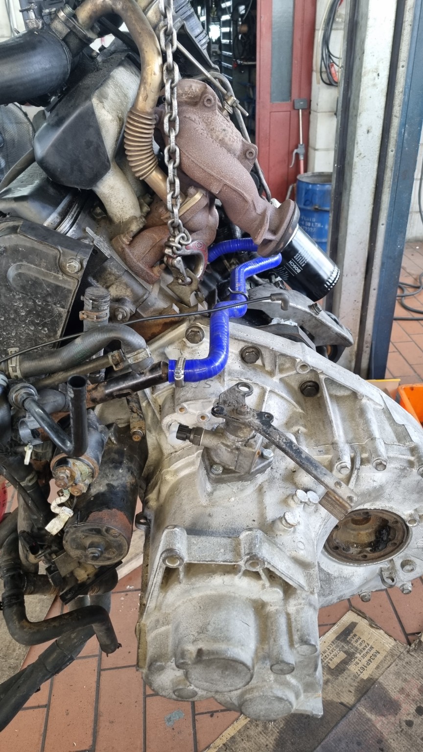 Motor und Getriebe des VW T4